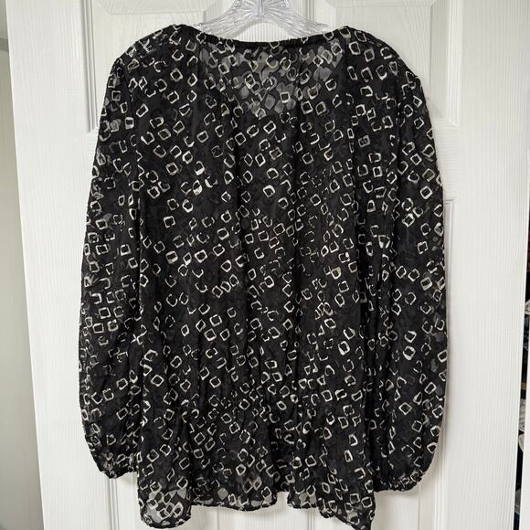 Chico's Women's Black & White Sheer Long Sleeve Top Size 1. - Picture 9 of 13